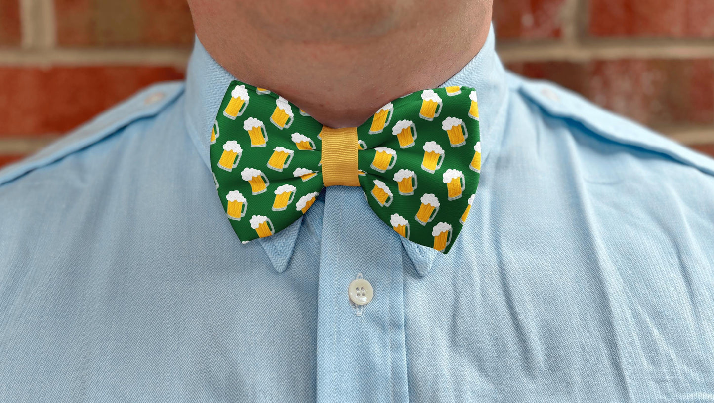 Cheers & Beers Bow Tie • Frothy Oktoberfest Beer Mug • Party Celebration Accessory • Boy Bow Tie • Men's Bow Tie • Handmade