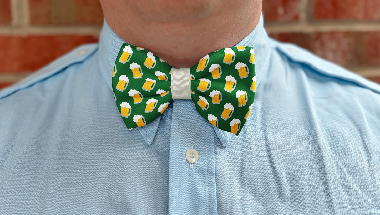 Cheers & Beers Bow Tie • Frothy Oktoberfest Beer Mug • Party Celebration Accessory • Boy Bow Tie • Men's Bow Tie • Handmade
